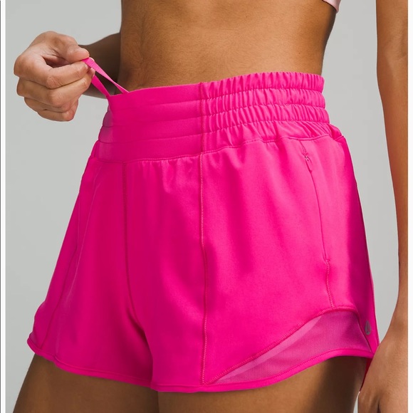 LAST CHANCE Lululemon Hotty Hot High-Rise Lined 2.5” Short - Picture 5 of 5